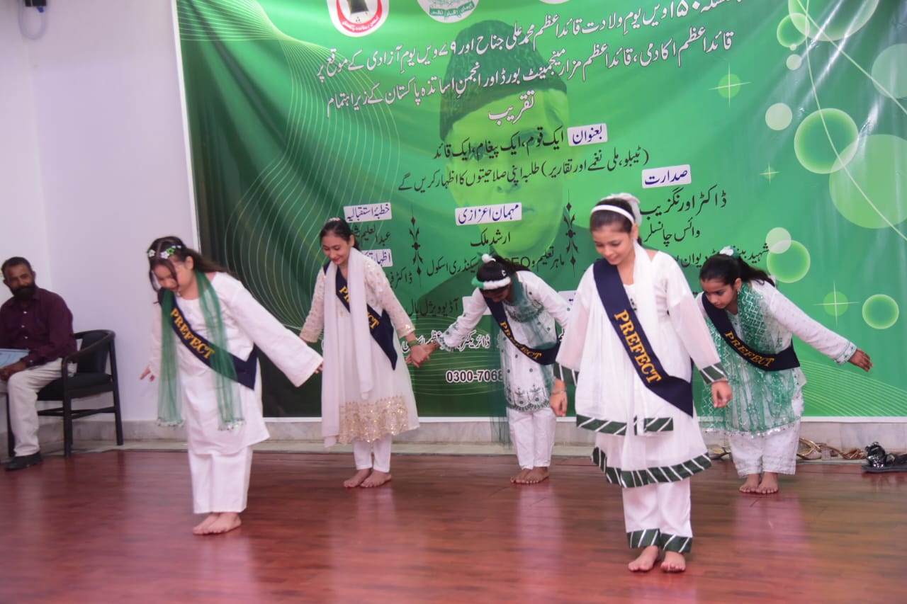 Children performing tableau on national songs 